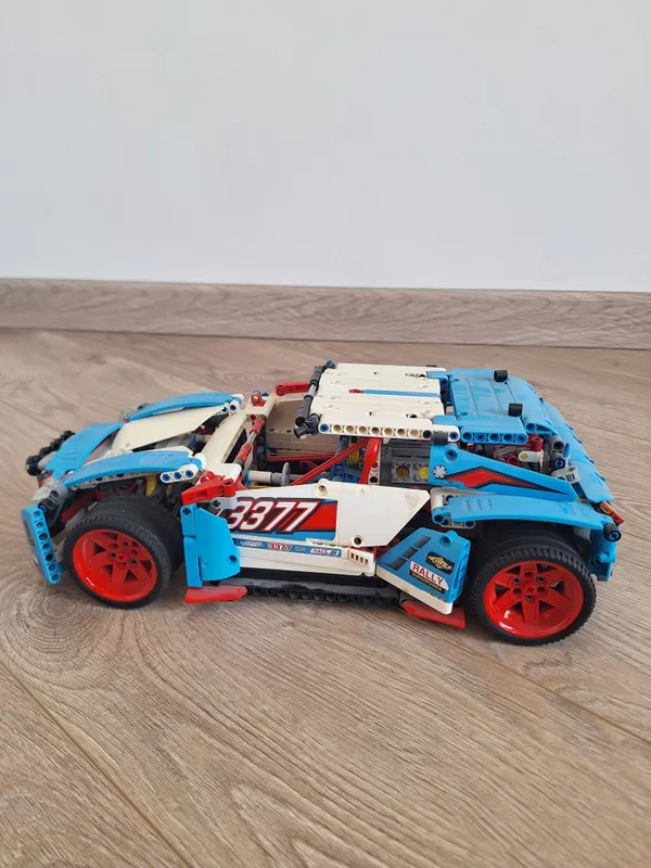 LEGO Technic Rally Car (42077) 3 LEGO Technic Rally Car (42077) 3