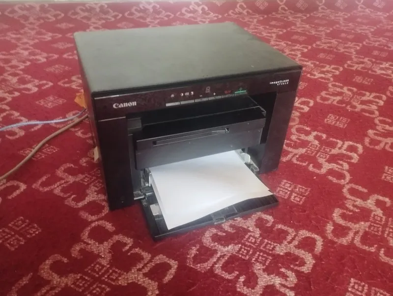 Canon mf 30 10 , yangidek deyarli ishlatilmagan, garantiyasi bor 2