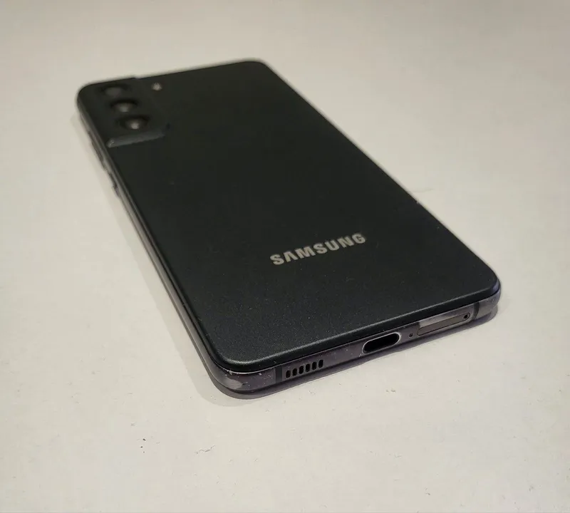 Samsung Galaxy S21 FE с коробкой 3