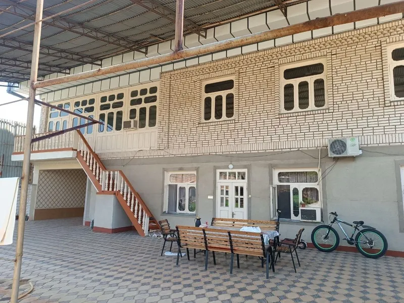 Toshken viloyati Urtachirchiq tuman 10 sotixli hovli srochno sotiladi 2
