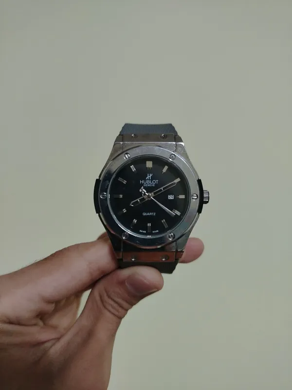 HUBLOT SOAT SOTILADI NARXI : 280.000 SO'M