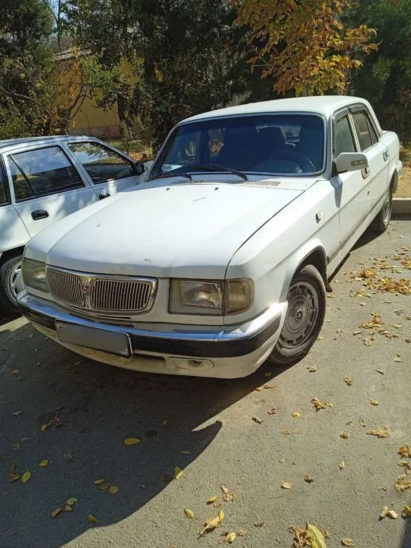 Машина Волга 3110