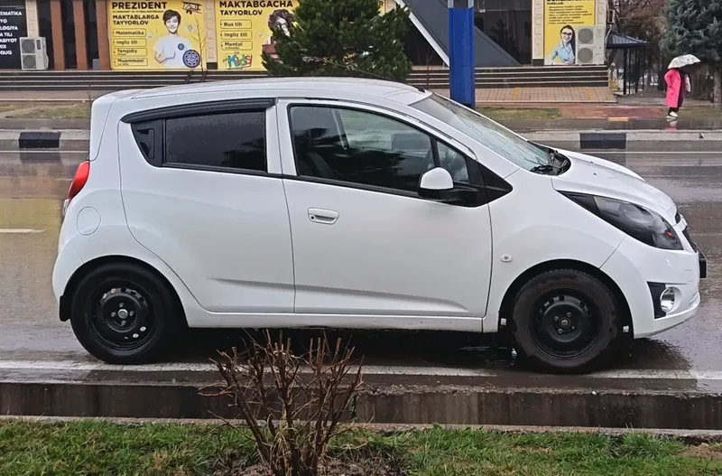 Spark 2-позиция Chevrolet — фото 4