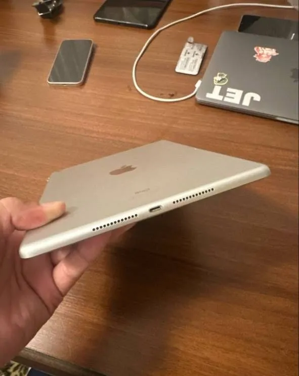 Ipad 7 silver. — фото 2