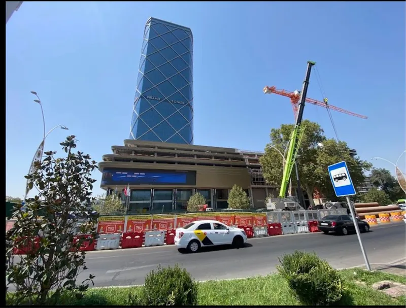 Сдается премиум нежилое помещение В Piramit Mall 2 этаж 148 квадратных — фото 1