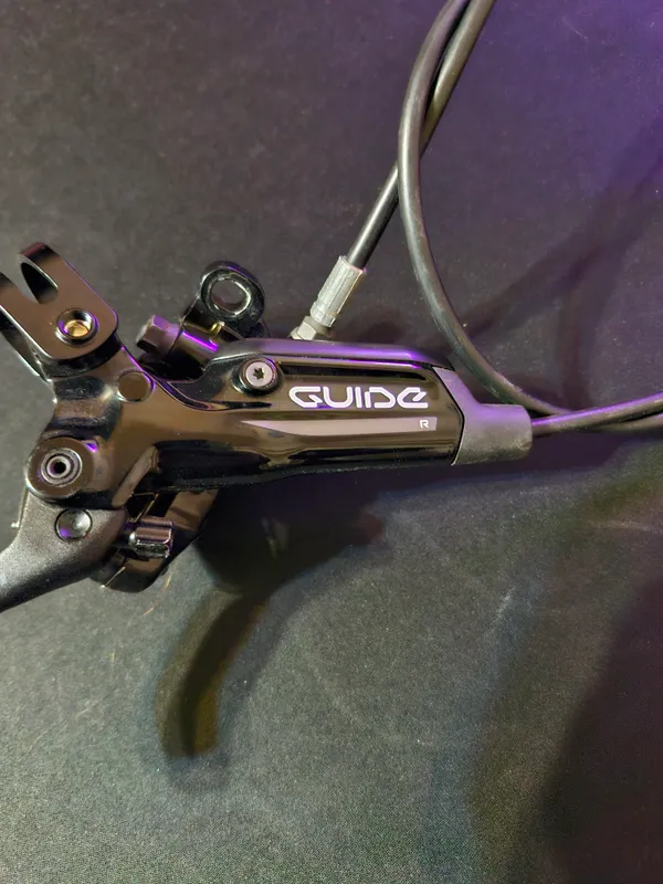 Передний гидравлический тормоз Sram Guide R