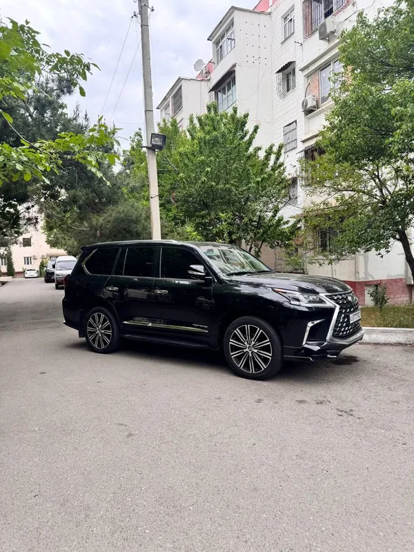 Lexus LX 570 Sport + 2011/12 3 Lexus LX 570 Sport + 2011/12 3