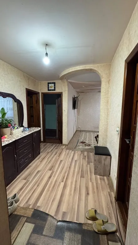 3 ком квартира 1 этаж сотилади 6