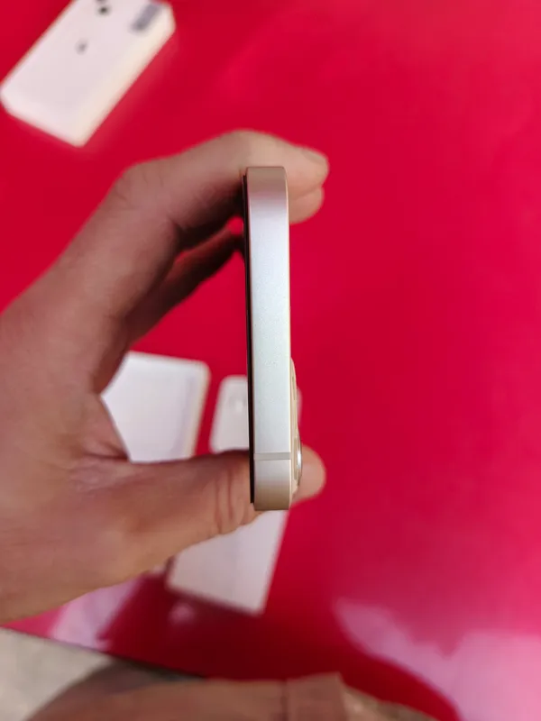 iPhone 13 128gb, yomkost 94% 6
