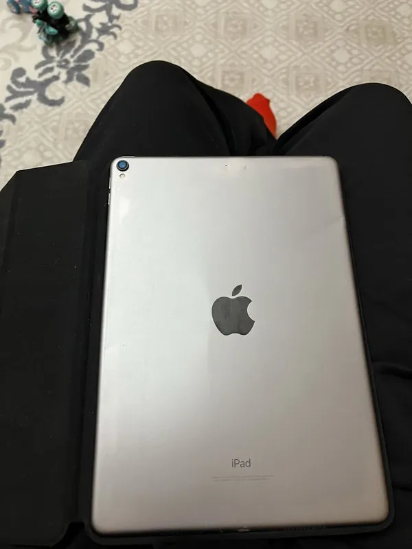 iPad pro 256 gig 7 iPad pro 256 gig 7