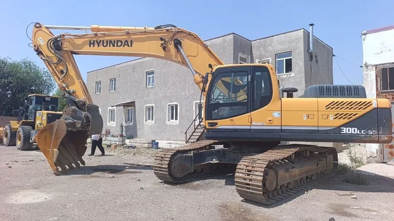 Ekskavator sotiladi 1 Ekskavator sotiladi 1