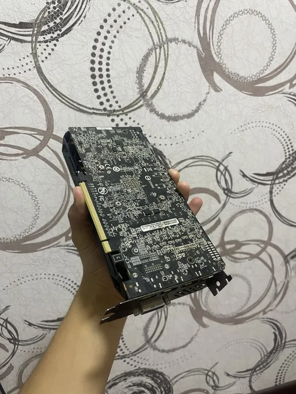 Rx 580 8 gb orginal Gigabayt firma 2 Rx 580 8 gb orginal Gigabayt firma 2