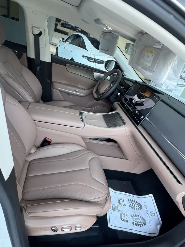 Leapmotor C 11 hybrid Full pozition 5 Leapmotor C 11 hybrid Full pozition 5