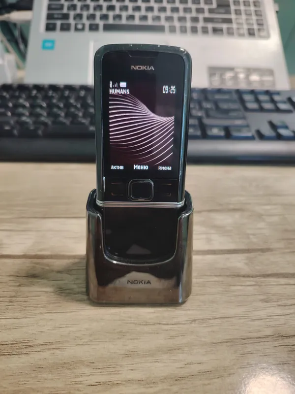 Nokia 8800 e-1 .. Nokia 8800 e-1 ..