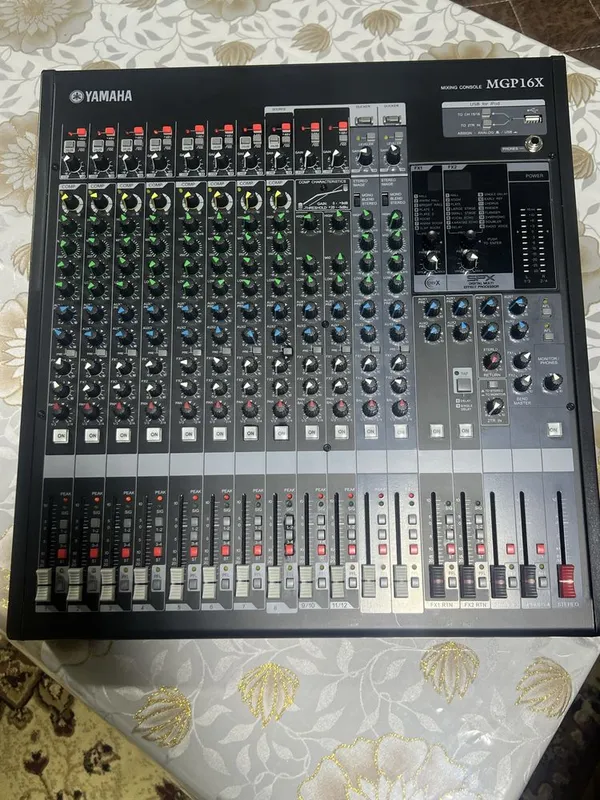 Yamaha MGP16X pult sotiladi 1