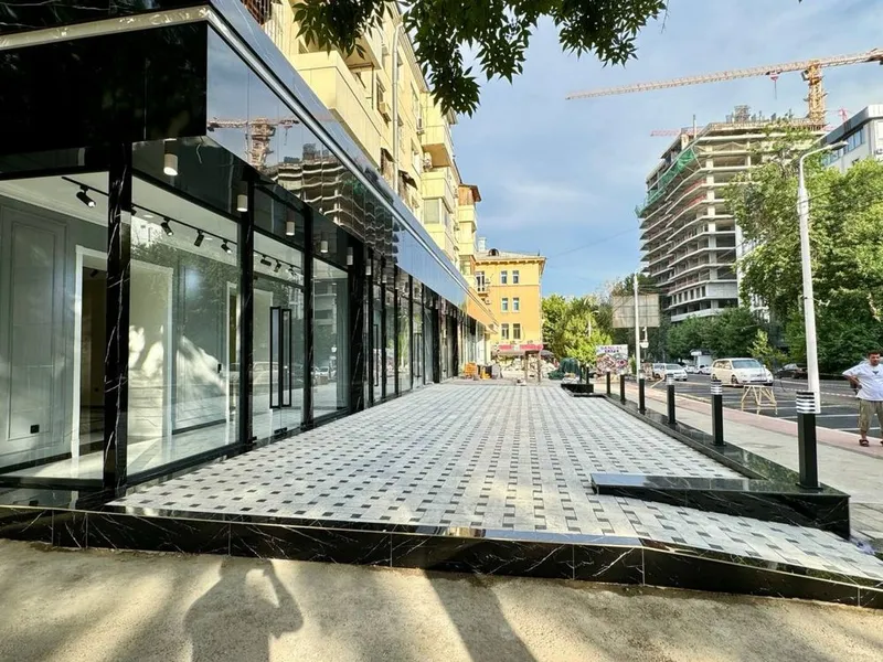Яккасарай/парк Бобура - Сдается в аренду помещение вдоль дороги 155м2