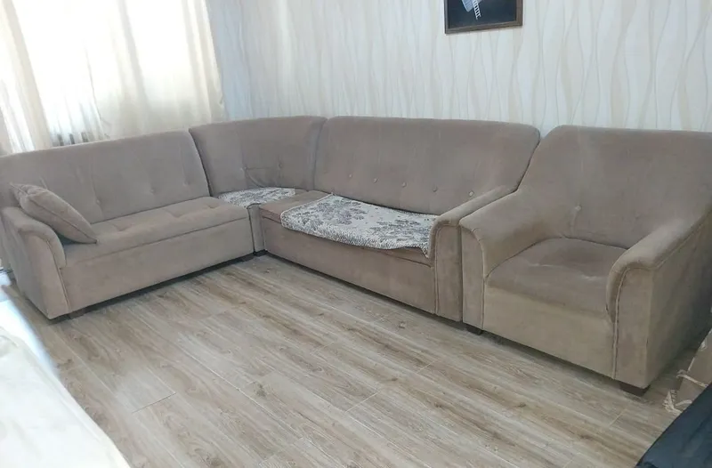 Burchakli divan sotiladi 1 Burchakli divan sotiladi 1