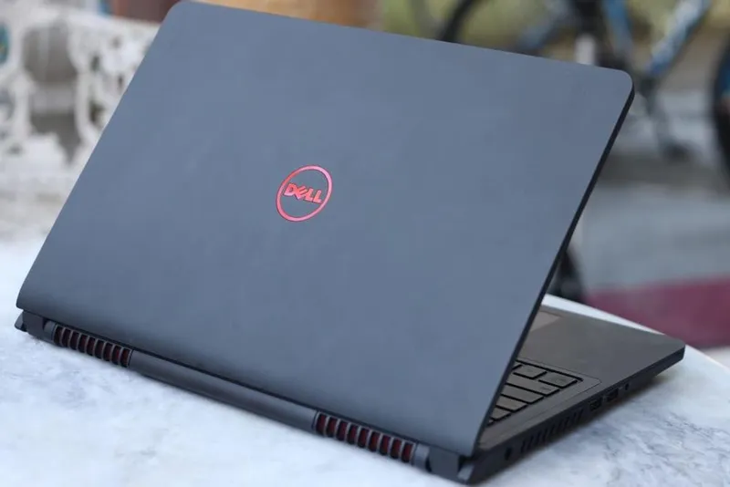 Dell Inspiron 15 5577 I5-7300HQ GTX1050 16гб 512гб 1