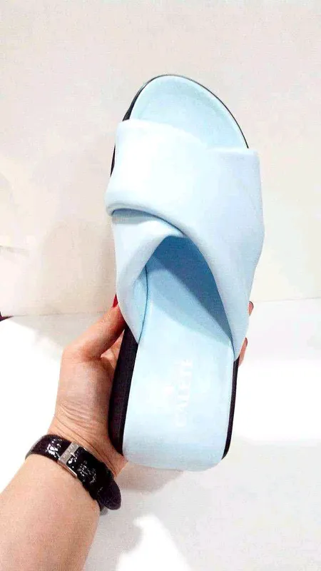Кожаные шлёпки тапочки мод Bottega Veneta все разм 4
