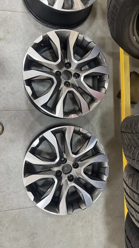R17 Lada X ray zavod diskasi xolati yaxshi singan svarka yoq