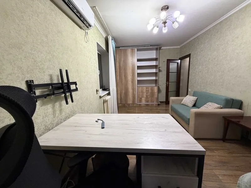2-комнатная квартира, 43 м², 4/4 этаж 2