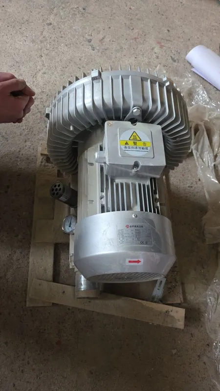 Xavo nasosi rover stanogi va gaz tortish uchun 7.5 kv xavo matori — фото 1
