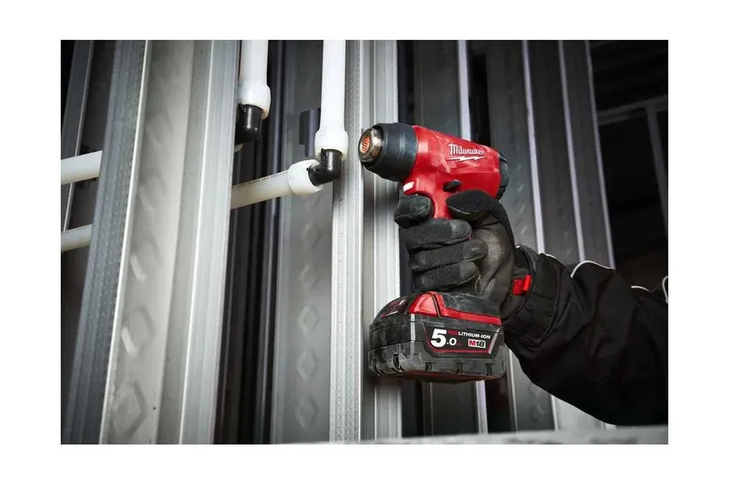 Аккумуляторный фен Milwaukee M18 BHG-502C — фото 3
