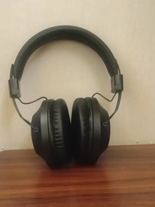 Продаётся: беспроводные Bluetooth-наушники 1 Продаётся: беспроводные Bluetooth-наушники 1