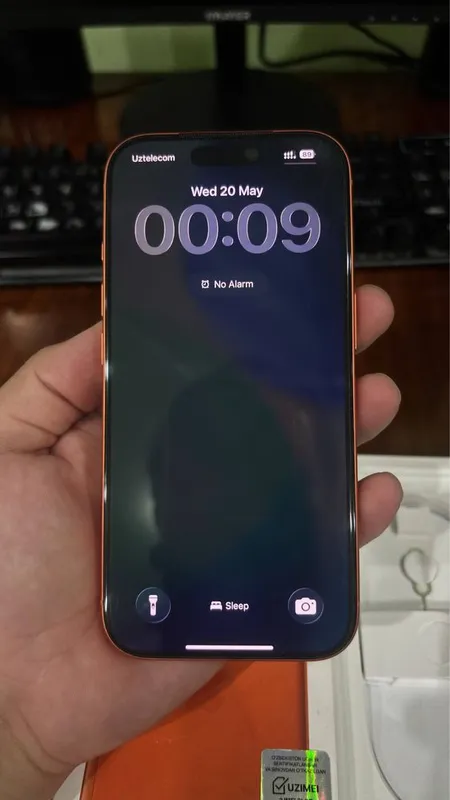 Iphone 17 pro orange Iphone 17 pro orange