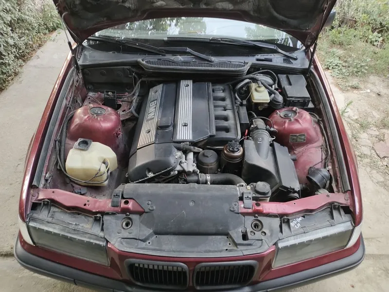 Продам BMW е36 м52 2.5л 6 Продам BMW е36 м52 2.5л 6