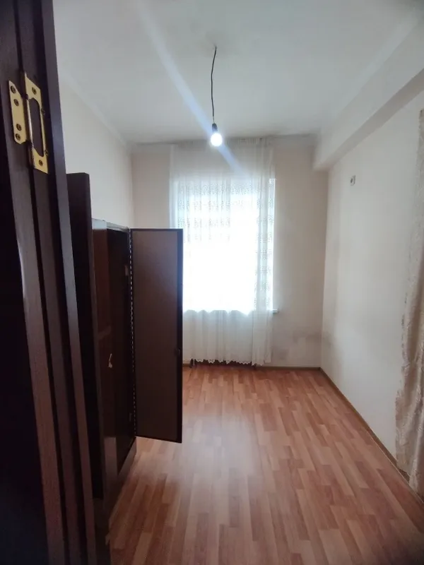 Срочно арзон аренда Сергели 6а. 2 хона 3 хона килинган оилага берилади — фото 3