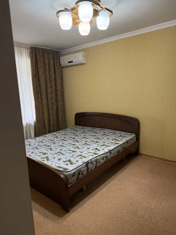 Аренда .Академ городок 3 ком 90. Квадрат 2