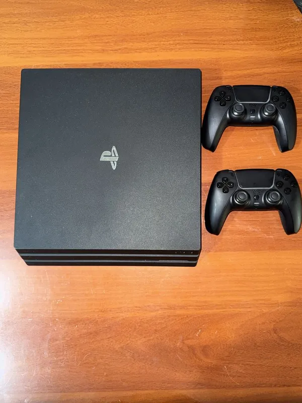 PlayStation 4 Pro 1TB 1