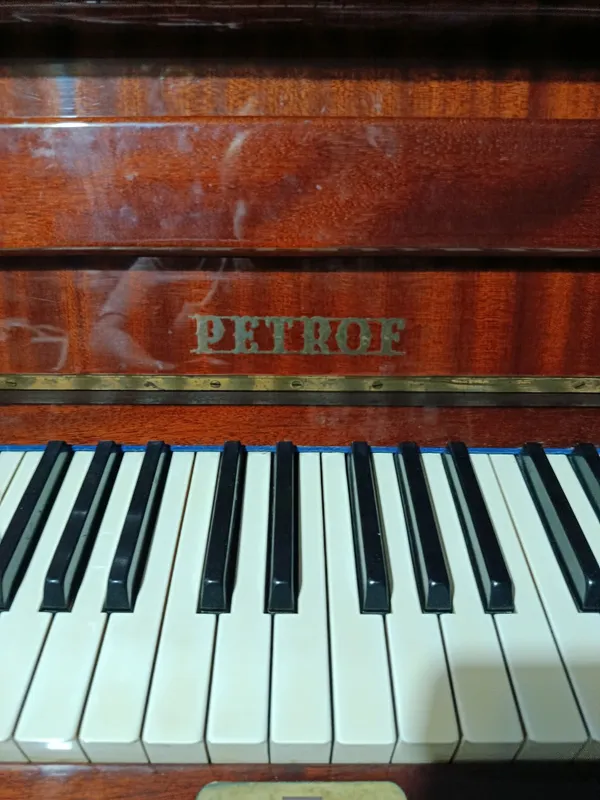 Продаётся пианино PETROF 3 Продаётся пианино PETROF 3