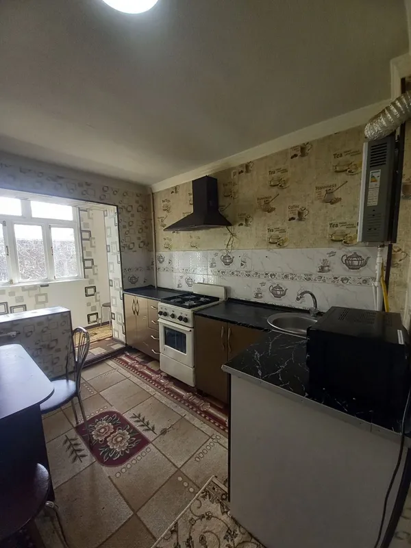 Продается 1 ком кв в Чирчике 4 этаж на питисотки около 3 школы