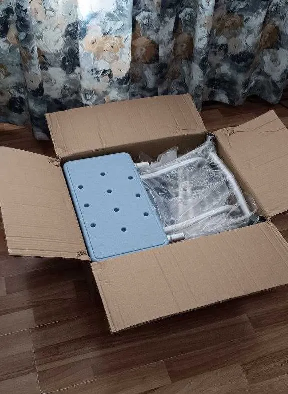 Продаю новый СТУЛ ДЛЯ ВАННОЙ / душа с опорой — фото 2