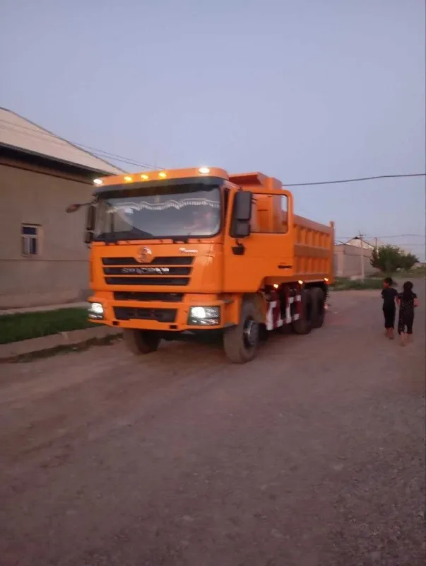 Самосвал Shacman F3000, 2020 йил , юрган масофаси 145000 км 2 Самосвал Shacman F3000, 2020 йил , юрган масофаси 145000 км 2