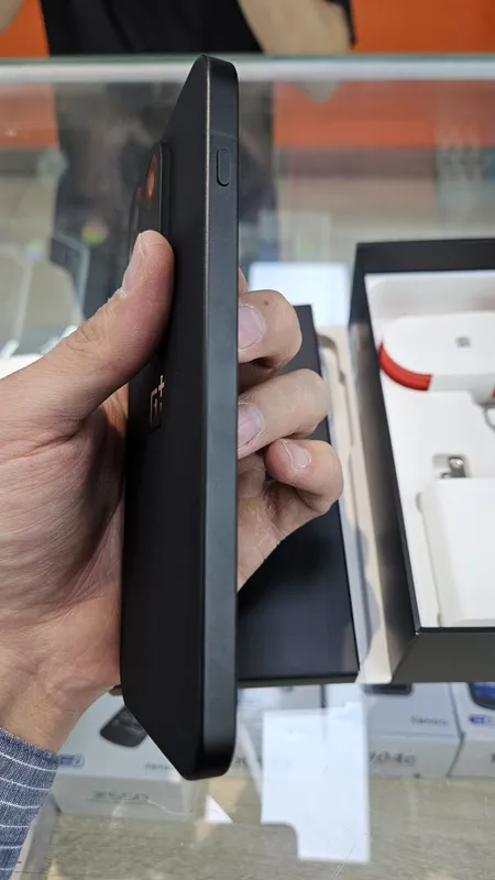 OnePlus 15 16/512 Black Global American version — фото 3