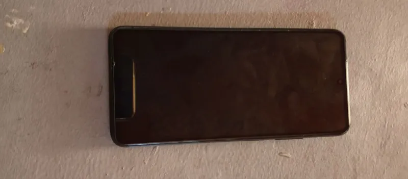 telefon nomi:Redmi NOTE 11s  xotira:128 aybi: bor 3