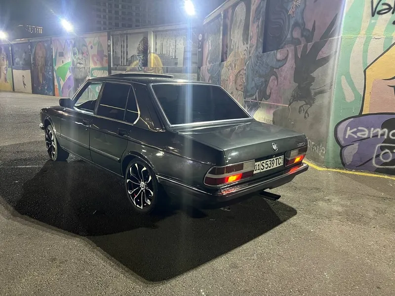 Bmw E 28 520 m20 injector 1987 — фото 1