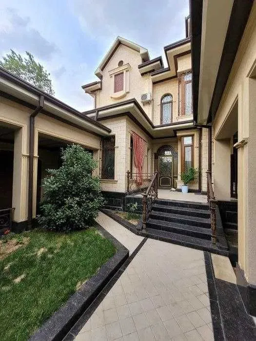 Sotiladi Евро Дом Яккасарай махаля Бог Сарай 3,5 сотки 4 уровня