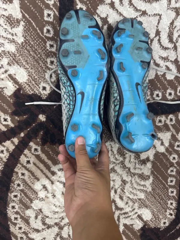 Butsi nike suv tegsa rangi ozgaradi 40 razmer 2 Butsi nike suv tegsa rangi ozgaradi 40 razmer 2