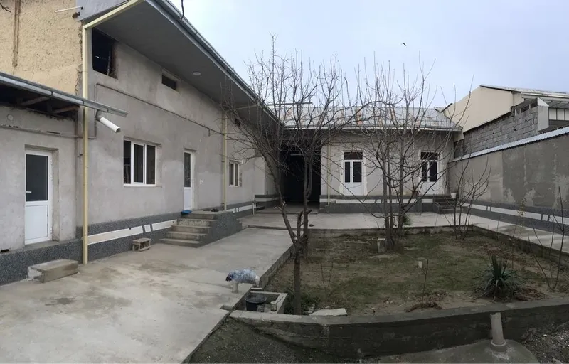Jizzax shahar markazida shinam hovli sotiladi! — фото 2