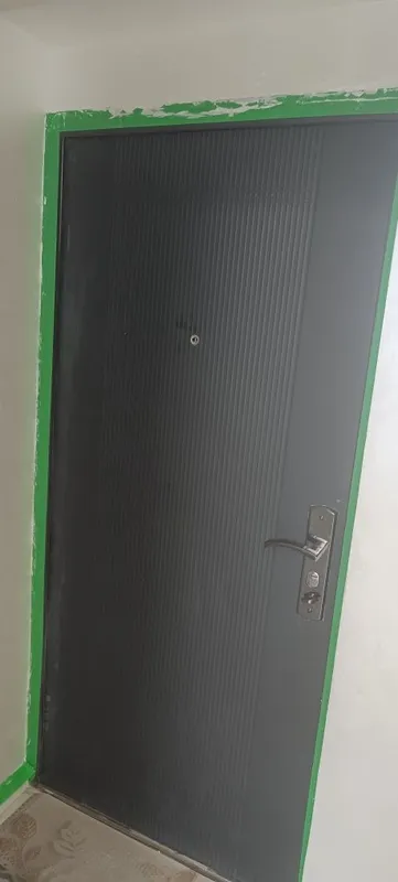 Sifatli kirish eshigi (temir eshik), holati yaxshi 2