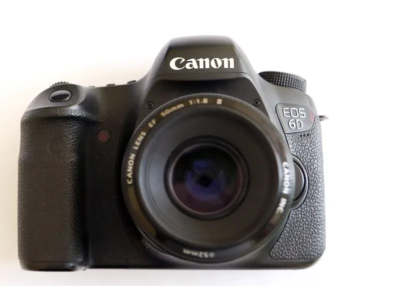 Canon 6d kamera srochniy sotiladi