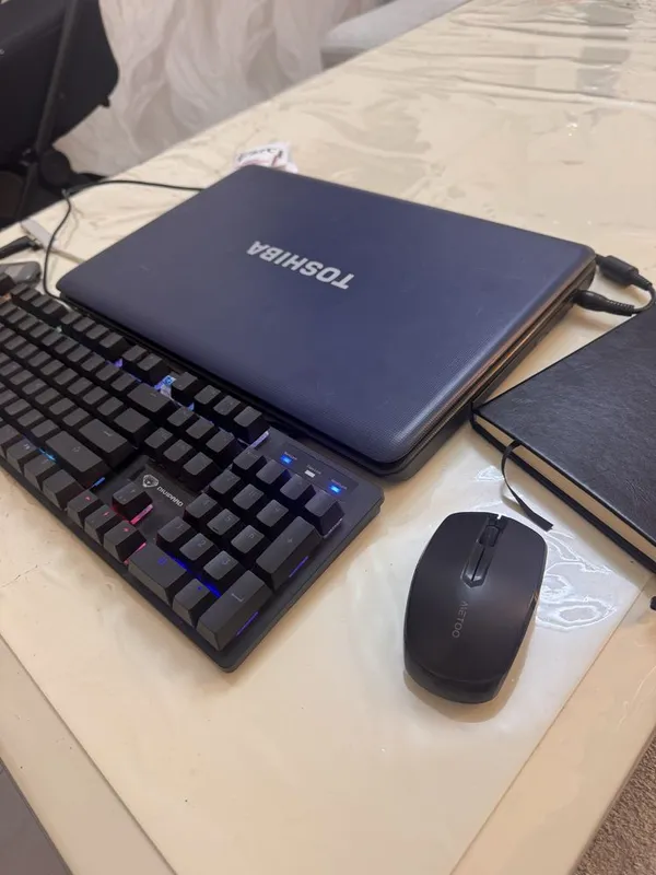Toshiba noutbook ideal 1