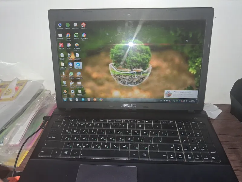ASUS NOUTBOOK