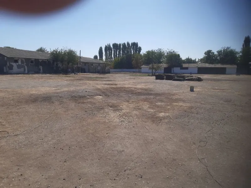 Baza sotiladi Saldotiskida 1 gektar 3 Baza sotiladi Saldotiskida 1 gektar 3