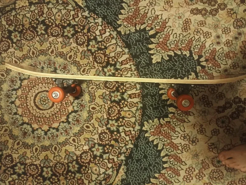 Skateboard sotiladi