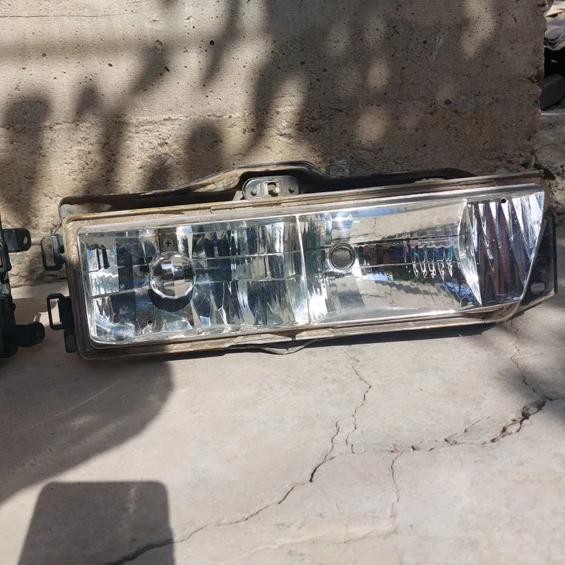 передние фары от MITSUBISHI GALANT 6